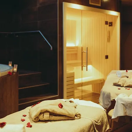 Auberge de Clochemerle - Spa&Restaurant gastronomique étoilé Hotel Vaux-en-Beaujolais