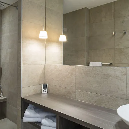 Auberge de Clochemerle - Spa&Restaurant gastronomique étoilé Hotel Vaux-en-Beaujolais