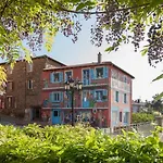 Hotel De Clochemerle - & Restaurant Gastronomique Etoile Vaux-en-Beaujolais