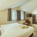 Hotel De Clochemerle - & Restaurant Gastronomique Etoile Vaux-en-Beaujolais