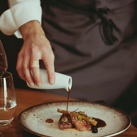 De Clochemerle, Privatif & Restaurant Gastronomique Hotel 3*