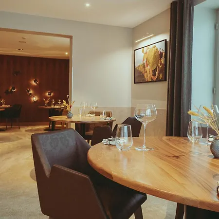 De Clochemerle, Privatif & Restaurant Gastronomique Hotel Vaux-en-Beaujolais