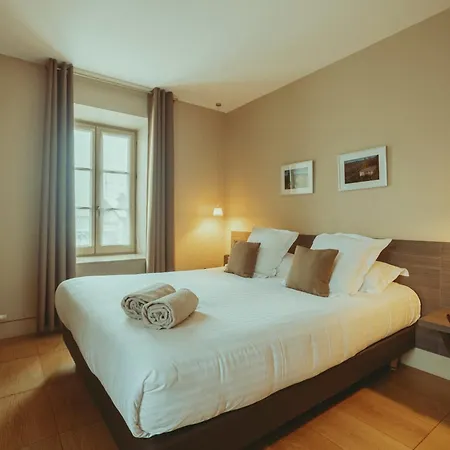 De Clochemerle, Privatif & Restaurant Gastronomique Hotel 3*