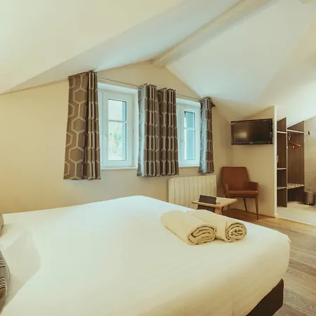 De Clochemerle, Privatif & Restaurant Gastronomique Vaux-en-Beaujolais