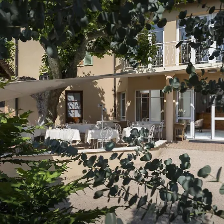 De Clochemerle, Privatif & Restaurant Gastronomique Hotel 3*